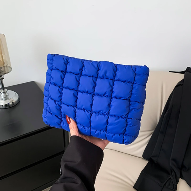 รูปสินค้า กระเป๋าแต่งหน้าเครื่องสำอางคลัทช์ขนาดใหญ่