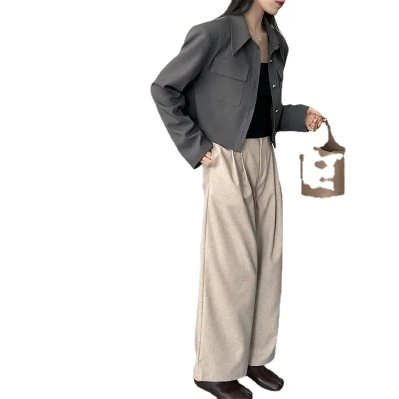 Рисунок 2 - Женский деловой пиджак с отложным воротником