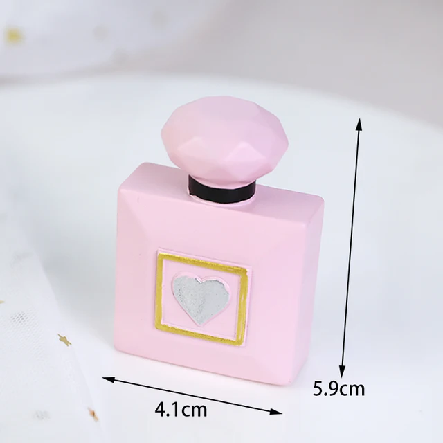 생일 축하를 위한 로열티 가득한 케이크 토퍼