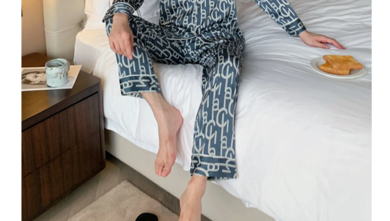 custom pajama pants Two-piece Men Pajamas Ice Silk Simple Pajamas Printed Long-sleeve Trousers Nightwear Simulation 2022 New Spring Pijamas Home best silk pajamas