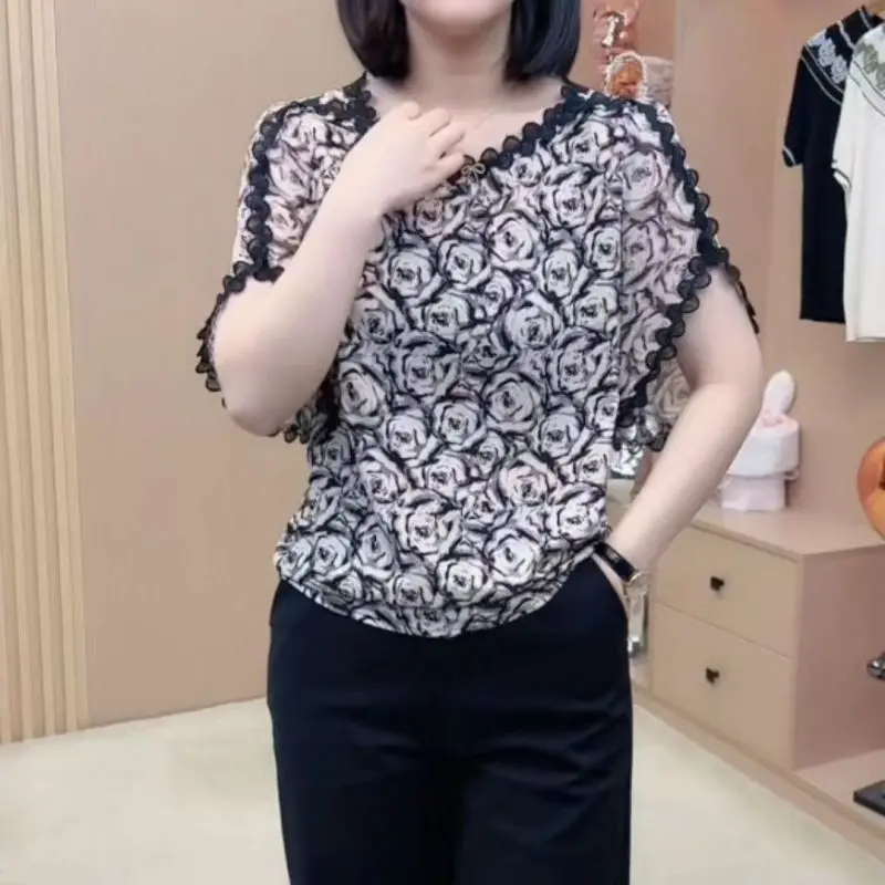 Summer New Women's Color Blocking Crew Neck Spliced Lace Fashion Pullovers Versatile Casual Loose Short Sleeve Chiffon Tops