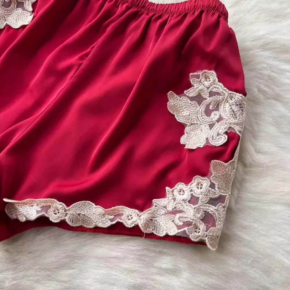 Chillgio Frauen Pyjama passt Sommer sexy Blumen Spitze Patchwork Leibchen Split Shorts Vintage Mode zweiteilige Eis Seide Sets – Detail 15