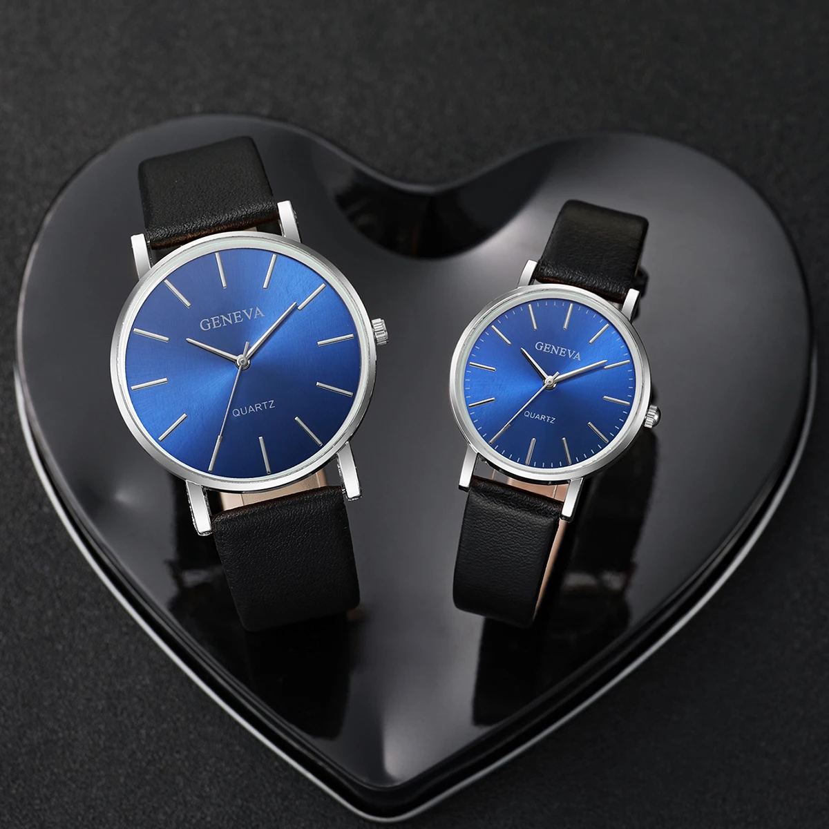 Fashion Couple Watches 2PCS Women Quartz Watch Men Leather Band