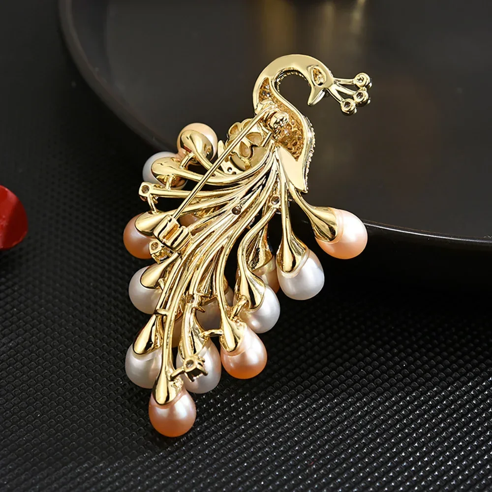 Luxury Women Delicate Exquisite Peacock Lapel Pins Brooches Elegant Animal Shiny Boutique Rhinestone Corsage Gift For Lady
