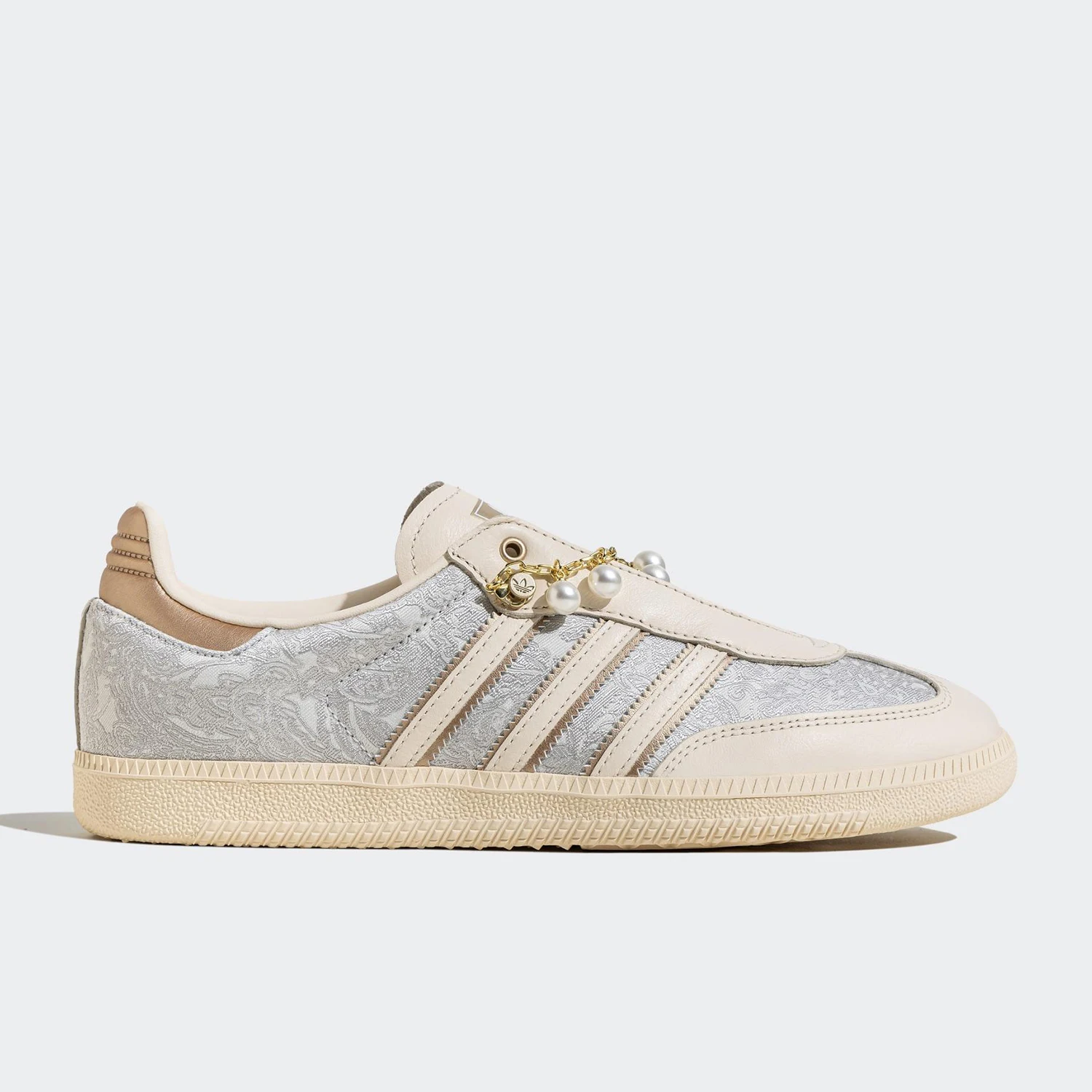 Adidas Official Authentic Three Stripes Women's Lightweight Breathable Wear-resistant Casual Sports Shoes JQ2616