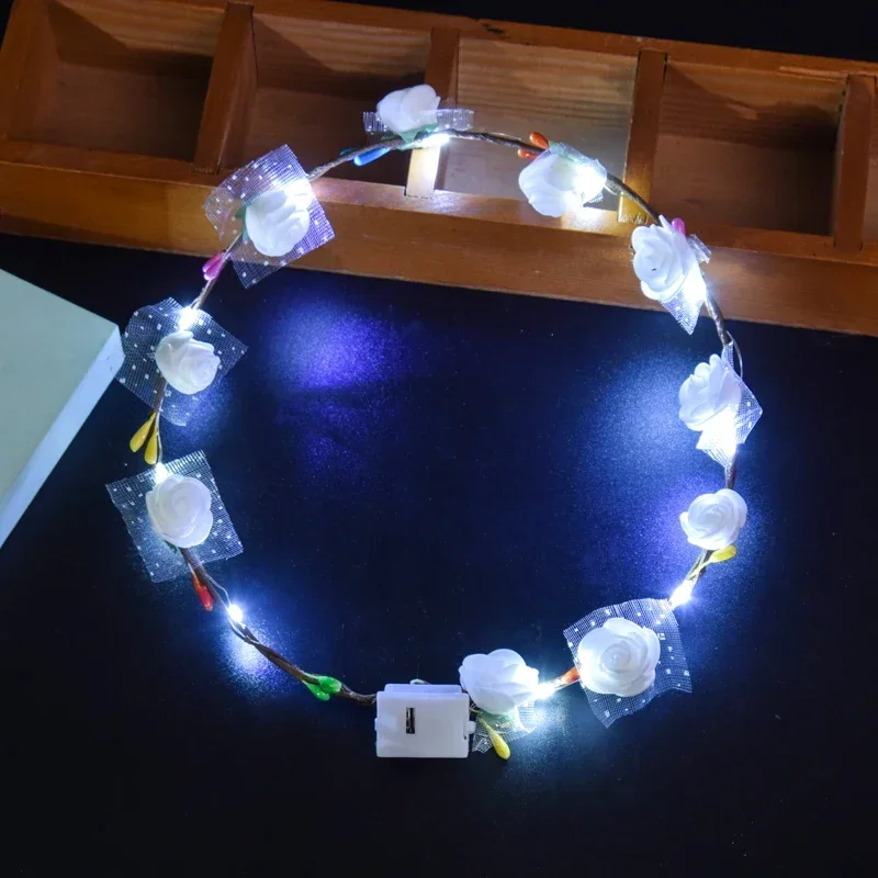 thumbnail image 1 of Guirnalda de flores brillantes con luz LED para cumpleaños de niñas, diadema de princesa, corona luminosa, decoración para bodas, fiestas de Navidad, 1 of 5