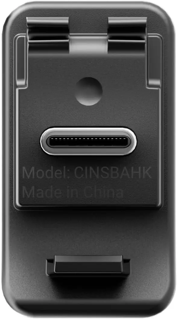 Insta360 X5/X4/X3/ACE PRO 마이크 어댑터 3.5mm 오디오 포트 및 USB-C 포트를 사용하여 마이크를 연결하고 카메라를 충전합니다.