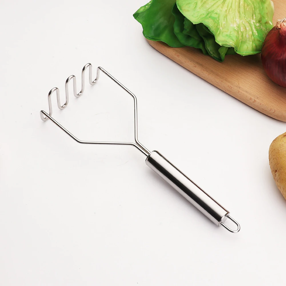 Potato Masher Potatoes Crusher Kitchen Accessories Wave Shape Cutter Heavy Duty Metal Mashing Utensil Wire Masher for Potatoes Avocados Beans