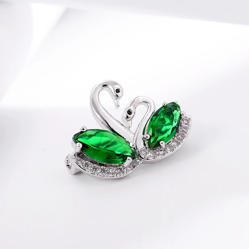 Pretty Double Swan Copper Pins Green Clear Zircone Pavimentato Cygnusbrass Spille Per Le Donne Ragazze Maglione Dress Party Jewelry