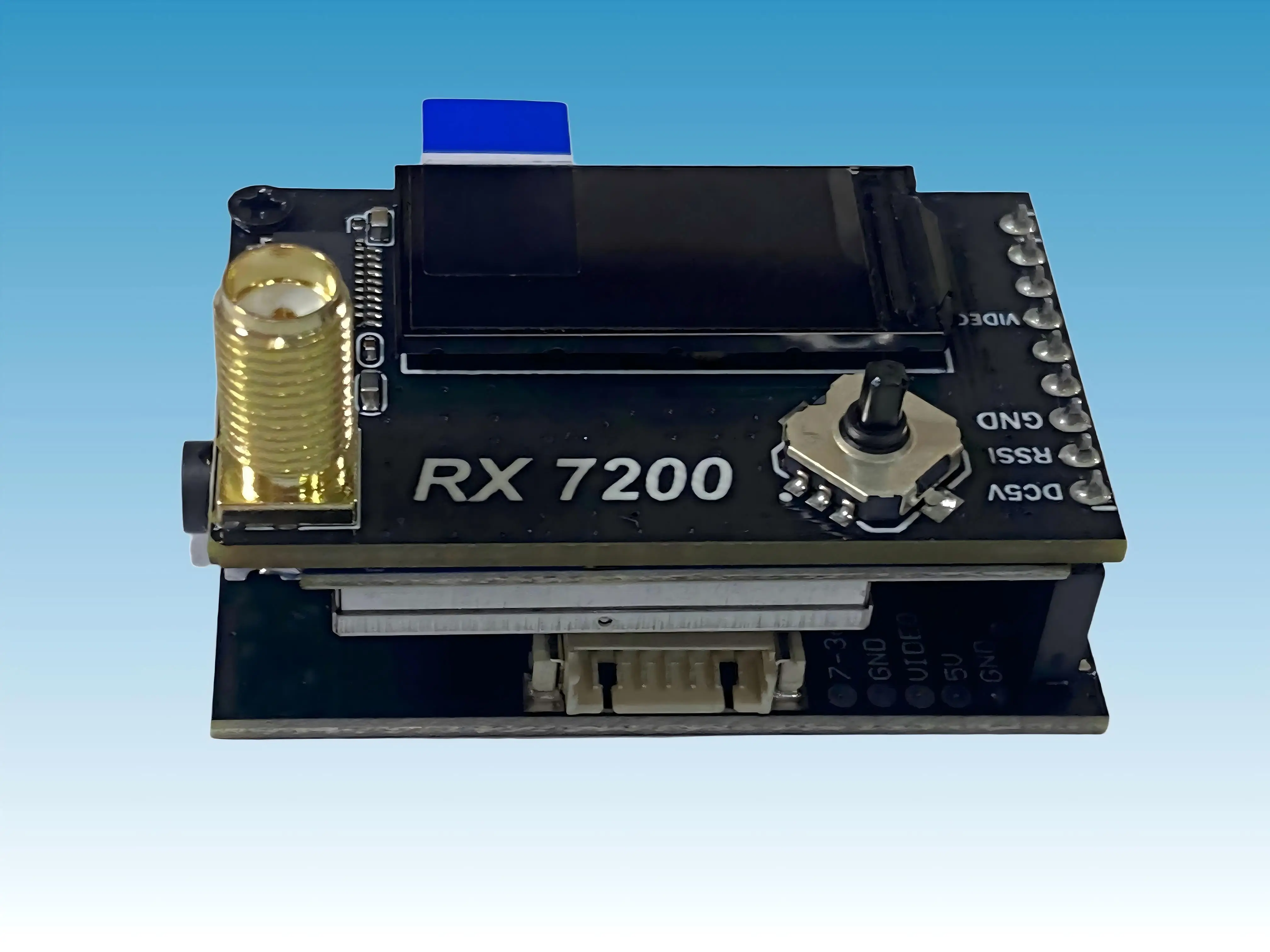 Récepteur FPV 7.2G 64CH VRX installé sur un drone, parfait pour les amateurs de FPV