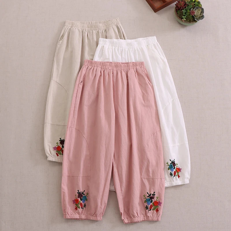 

Autumn New Sweet Embroidered Pants Women Casual Calf-length Pants 823-371