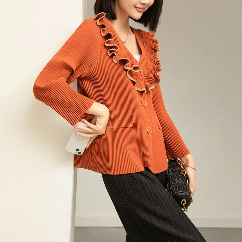 Miyake Pleated Coat Women's Autumn and Winter Design New Style Fashionable Ear-edge Single-breasted V-neck Short Top