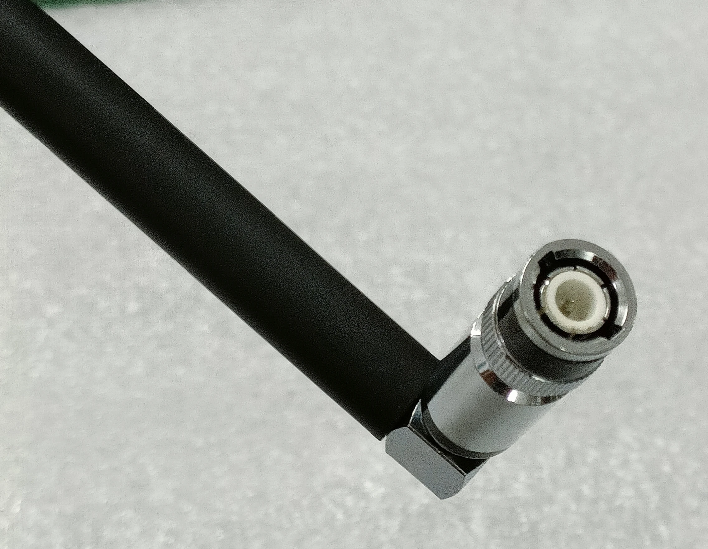 90 degree bending rubber FM broadcasting transmitter antenna center frequency 98MHZ Black rubber Non retractable folding