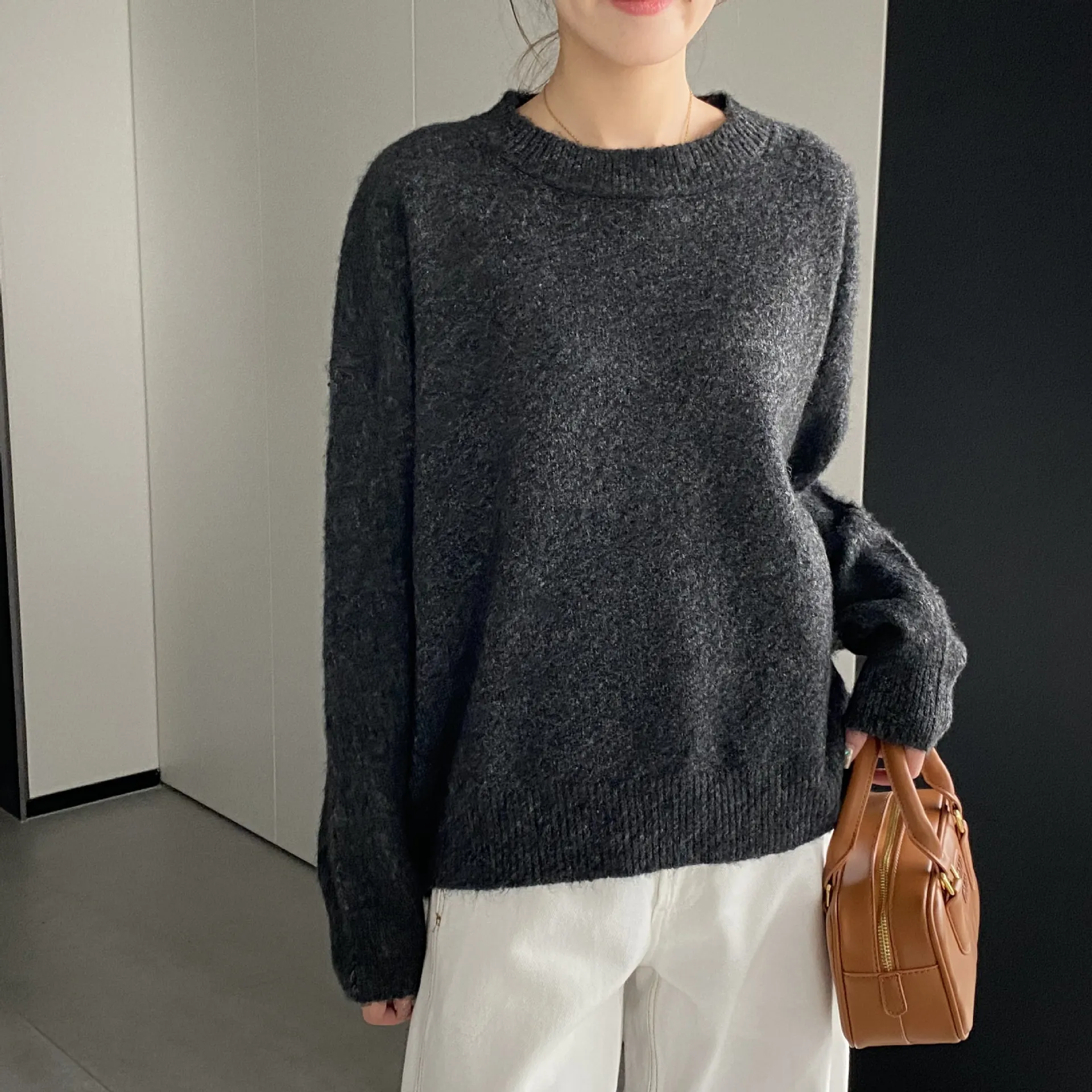 Autumn and Winter Women\'s Casual Solid Round Neck Long Sleeve Loose Sweater