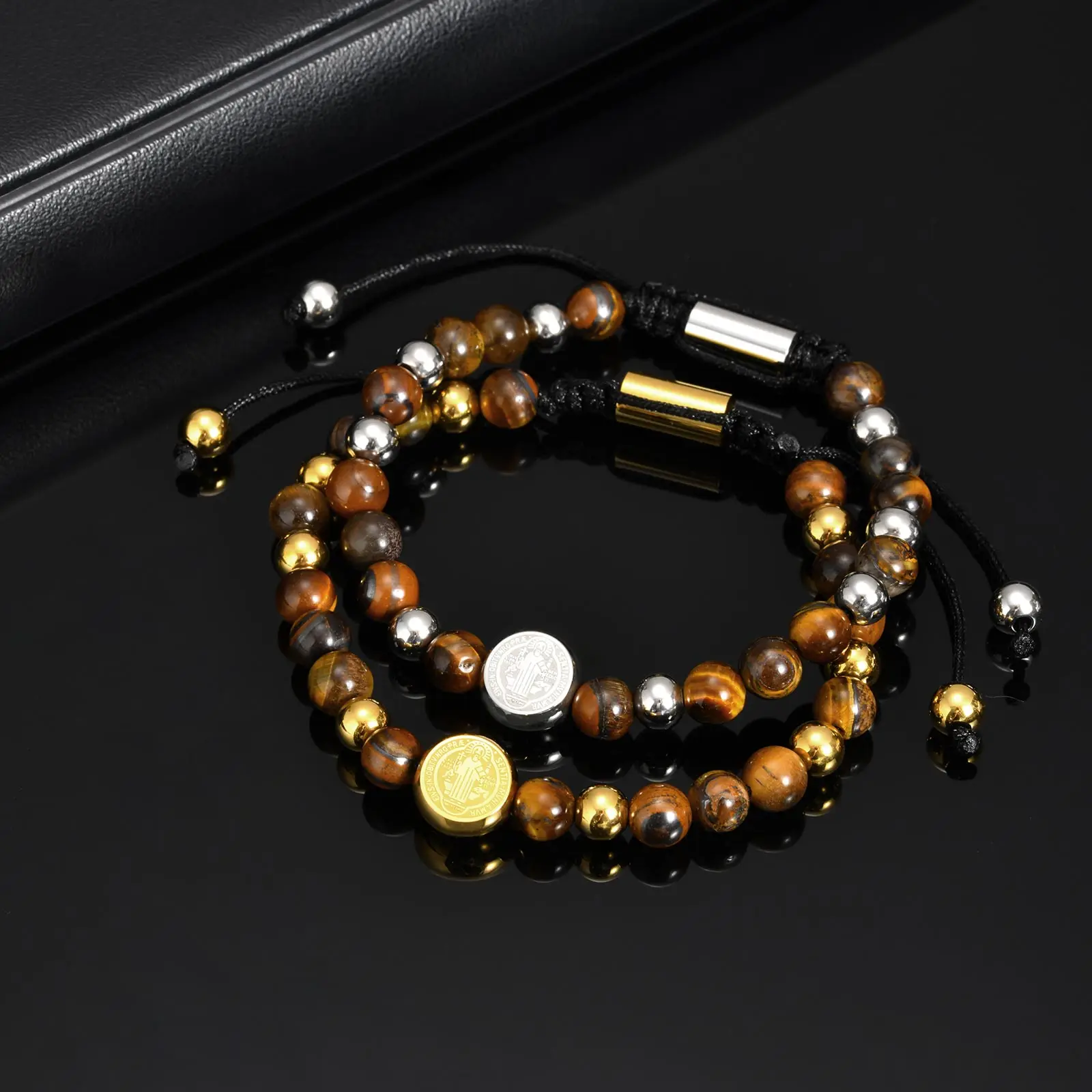 Tigerauge Achat Naturstein handgefertigtes Perlenarmband für Männer, Edelstahl Saint Benedict Armband, religiöser Gebetsschmuck – Detail 6