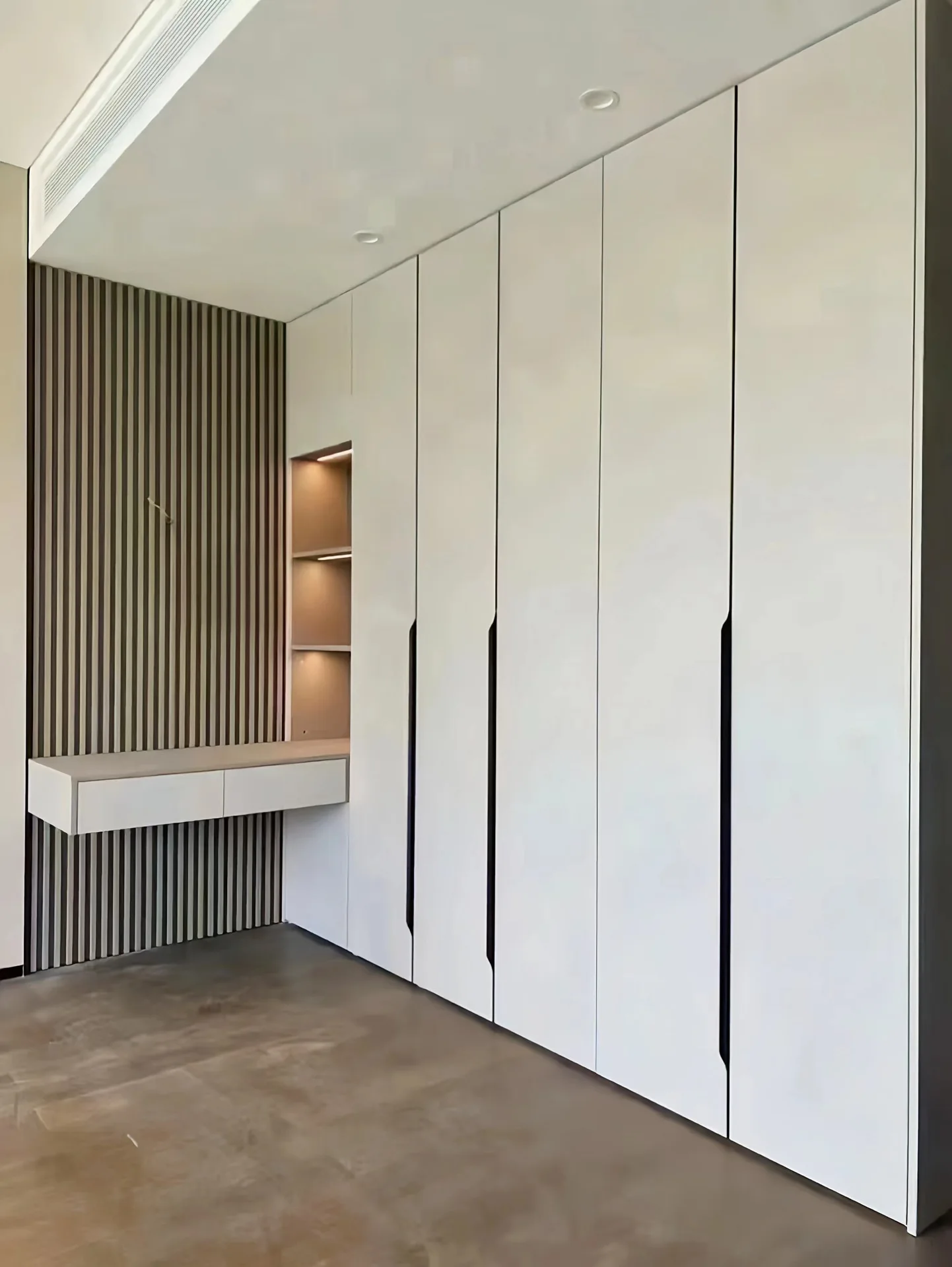 Cabinet fittings