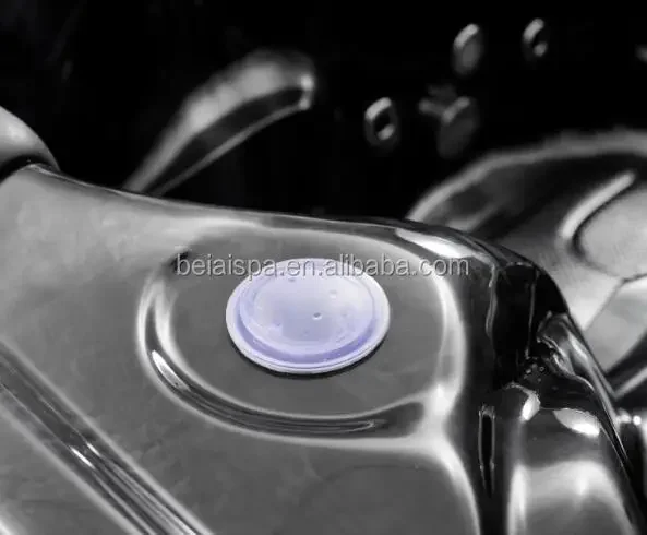 Рисунок 5 - Автономные акриловые 3-местные уличные спа-ванны