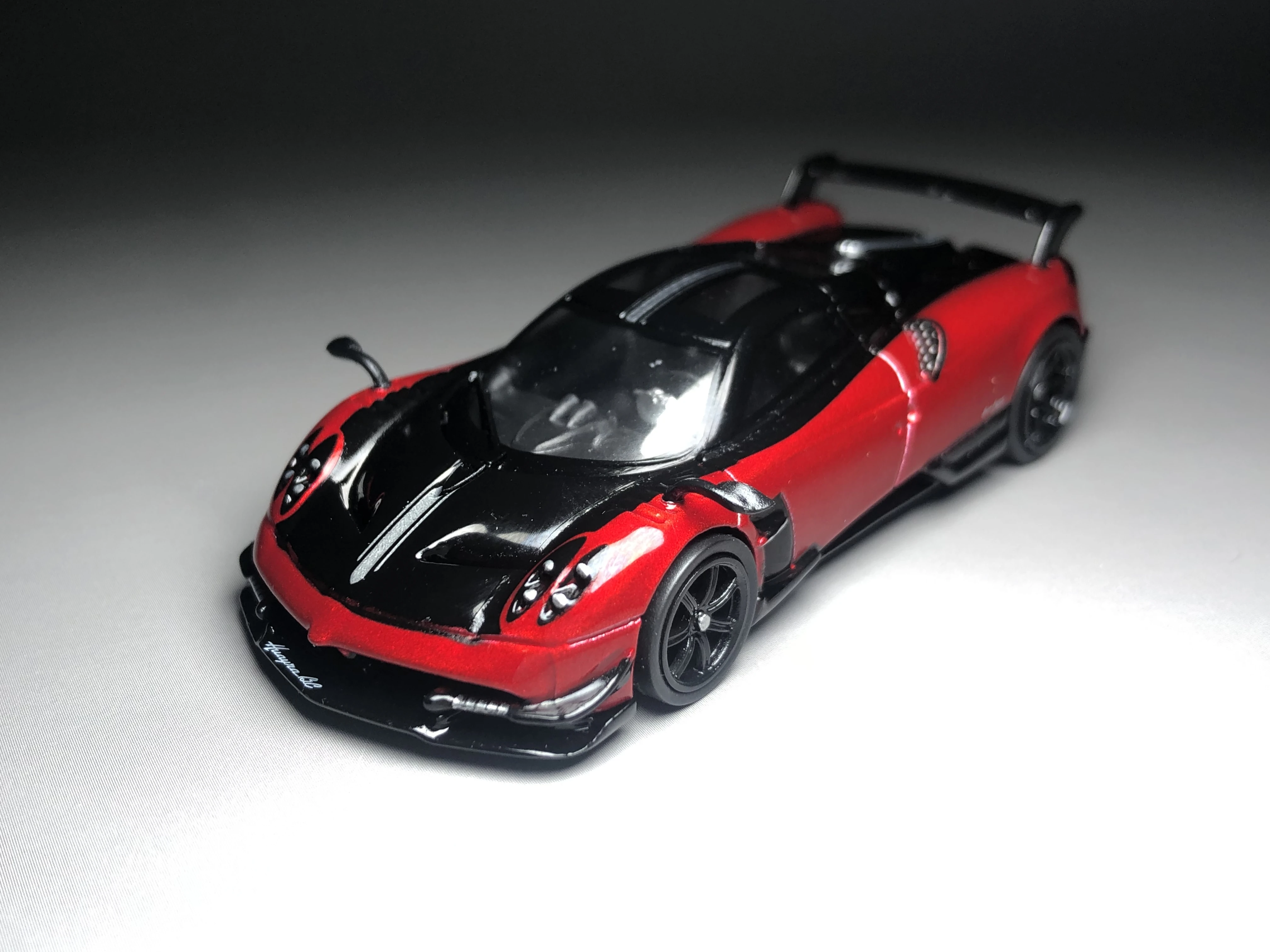 

Tarmac Works 1/64 Huayra BC Rosso Dubai DieCast Model Collection Hobby Toy Car limited Edition