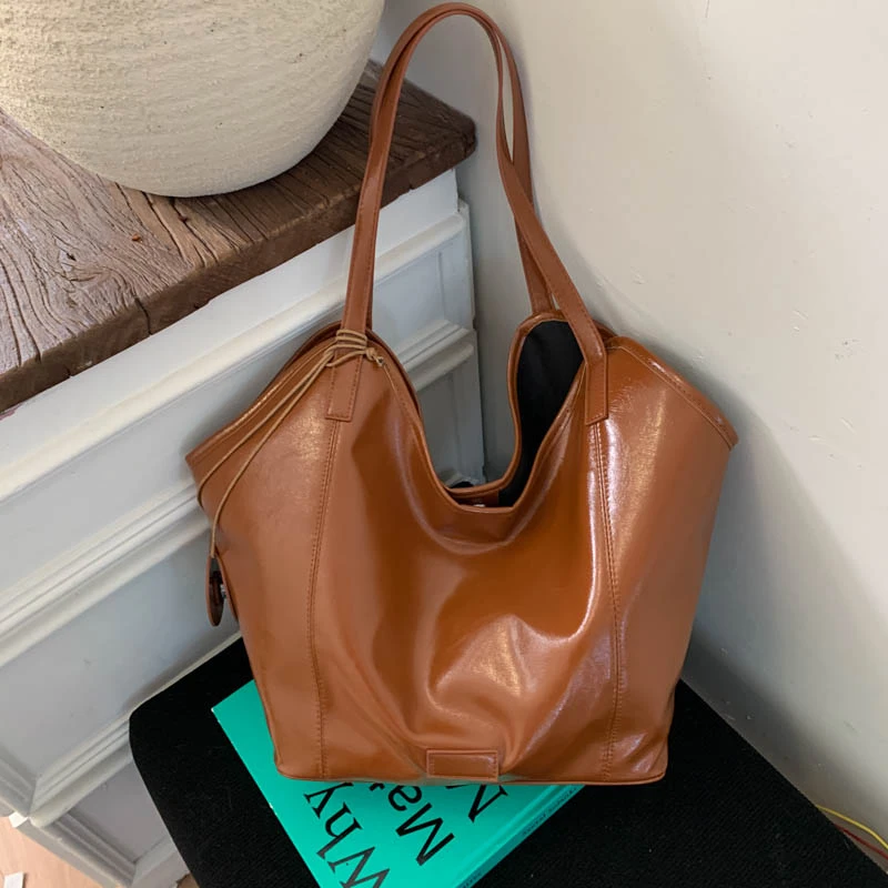 Schwarze Damentasche, große Kapazität, Umhängetaschen, hochwertige Lackleder-Handtaschen und Geldbörse, weibliche Retro-Tragetaschen, Sac a Main – Detail 3