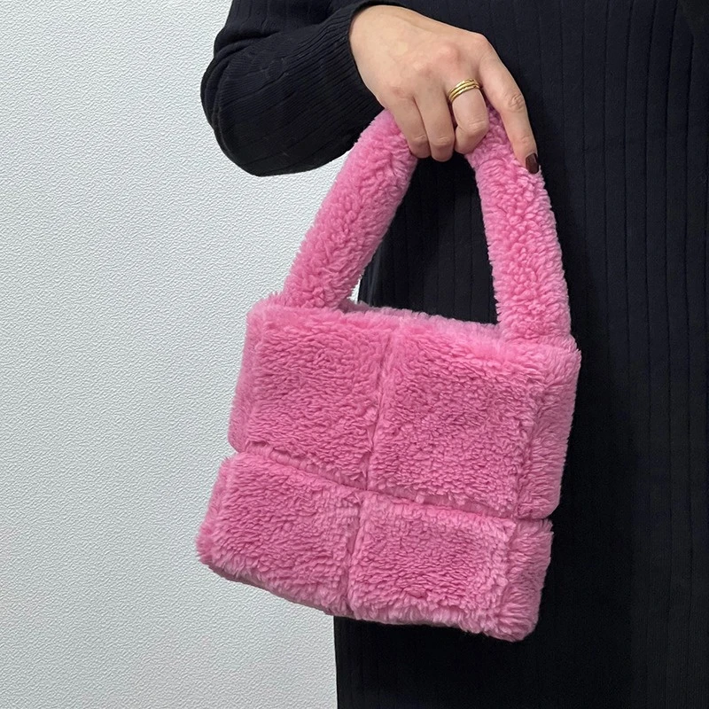 Fur Bag Elegant Ladies Luxury Wool Fur Large Capacity Handbag Car Stitch Design Solid Color Hand Pull Small Square Bag