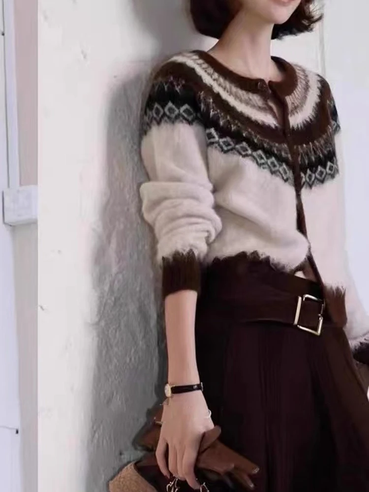 Autumn and Winter New Round Neck Women's Knitted Cardigan Long-sleeved Sweater Fashionable Loose Single-breasted Knitwear Top