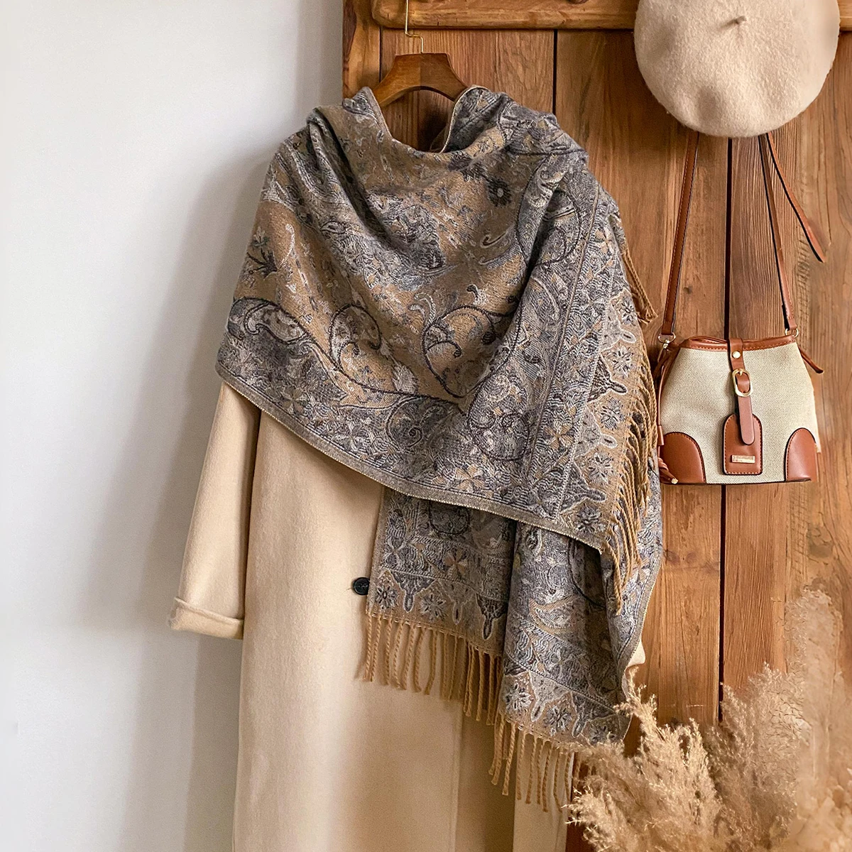 2025 New Fashion Winter Warm Thick Cashmere Luxury Brand Jacquard Scarf Women National Style Long Tassel Paisley Shawl Bufanda