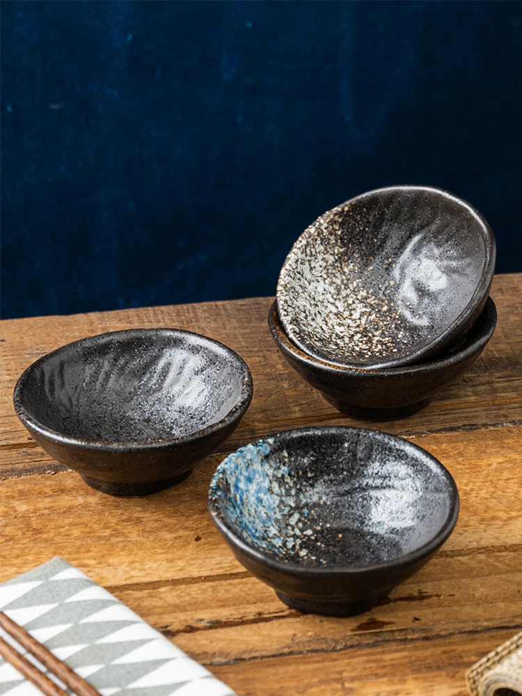 A Set of 4 Ceramic Dishes in Different Colors, Perfect for Soy Sauce, Vinegar, Snack Plates, Sushi, Seasonings, Appetizers