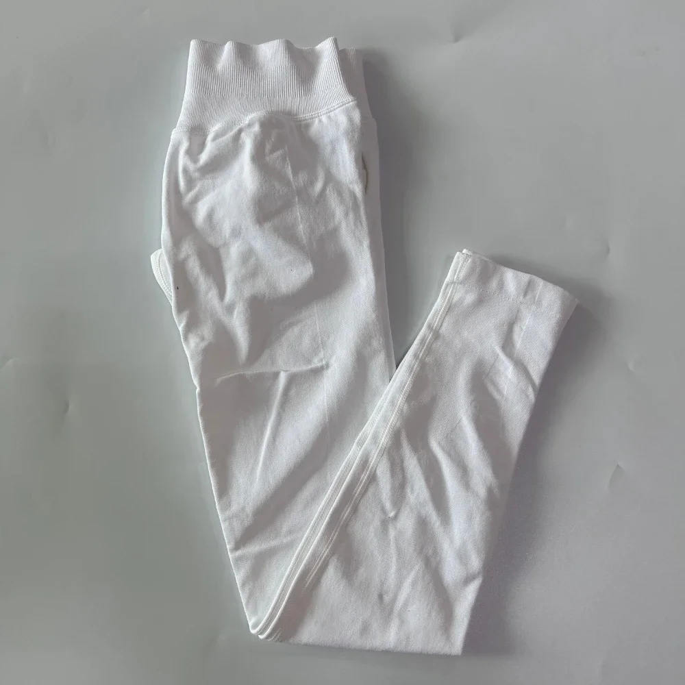 NO LOGO White