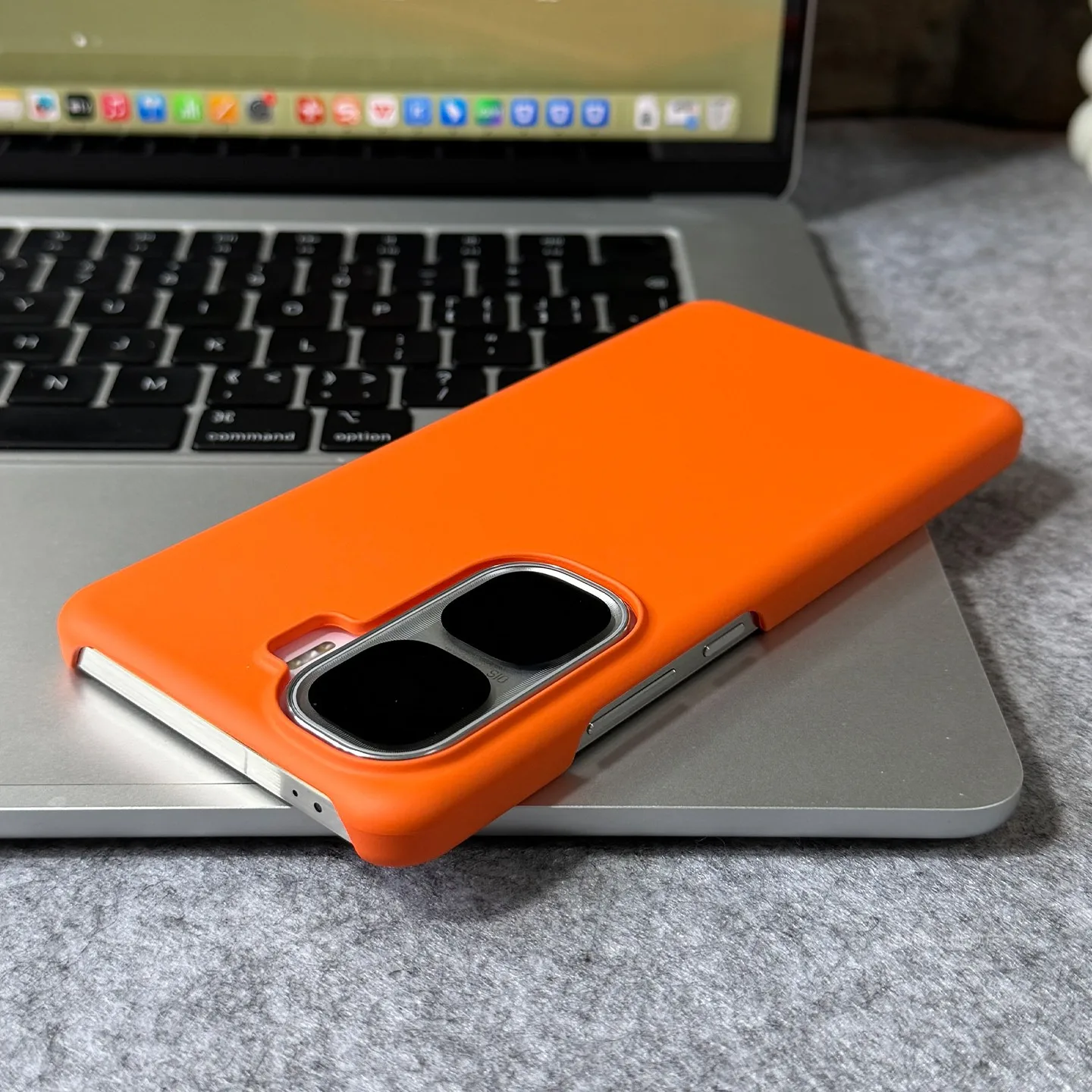 Luxury Frosted PC Heat Dissipation Shockproof Hard Back Cover with Anti-Slip Grip