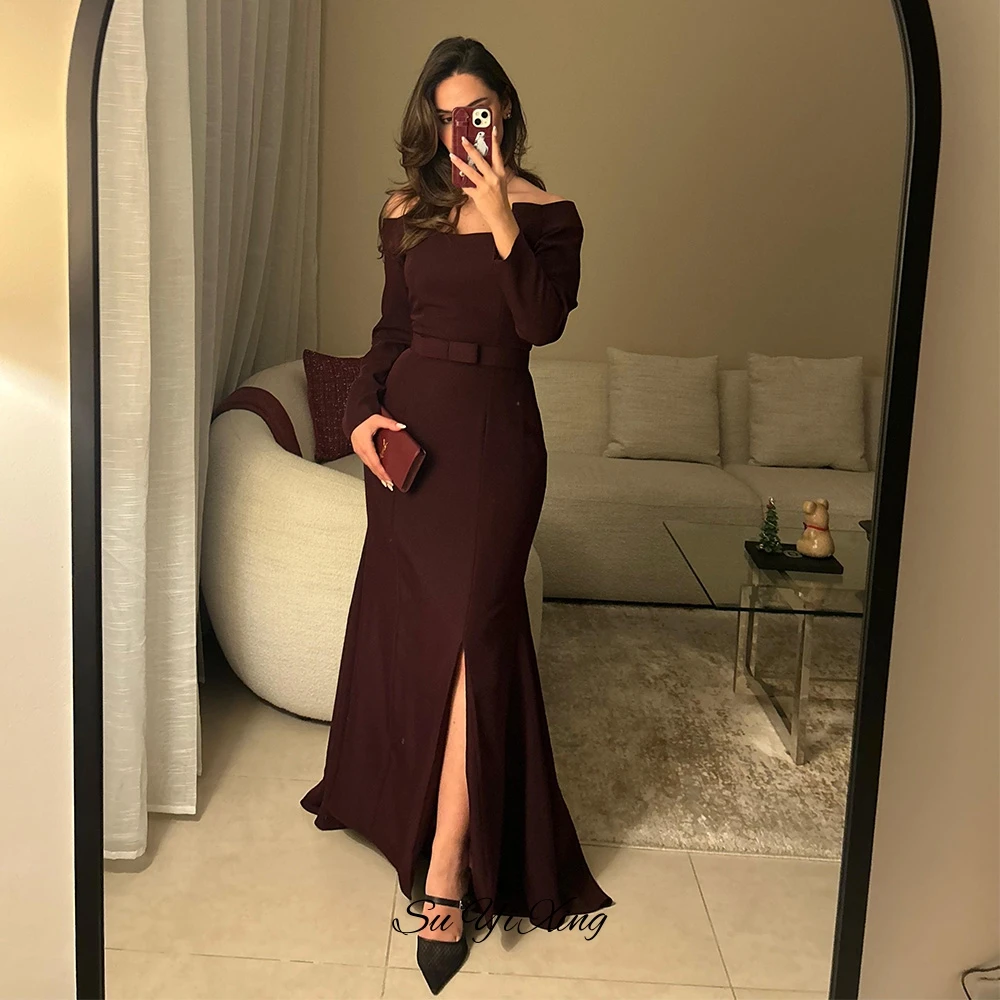 فستان سهرة عنابي جيرسيه فتحة