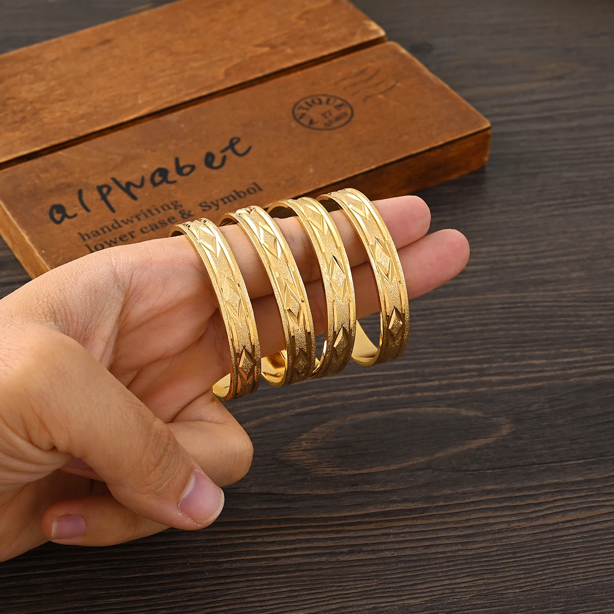 4PCS Gold Color Width 8mm Different Size Hawaiian Jewelry Polynesian Gold Plated Flower Bangles Girls Birthday Party Gifts