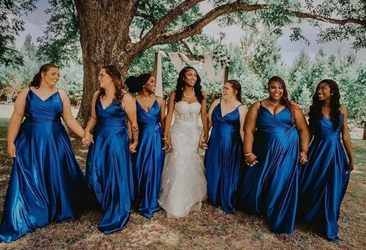 Satin Bridesmaid Dresses with Slit A Line Spaghetti Strap Formal Prom Evening Party Gown with Pocket V Neck Long Ball Gown