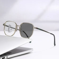 Stylish Photochromic Multifocal Eyewear - +100 (Olive green)