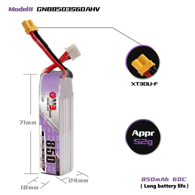 Main tenant une batterie drone extra puissante 7.6V 3000mAh, montrant l'épaisseur et le poids.