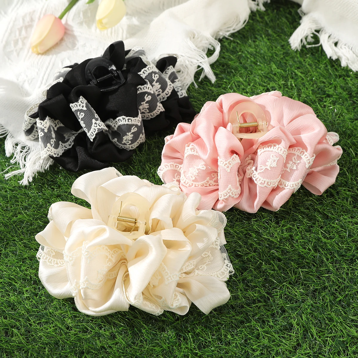 Large Lace Hair Claw For Women French Temperament Hairpin Hair Crab Clips Fashion Sweet Hair Clip Claw Headwear Hair Accessories