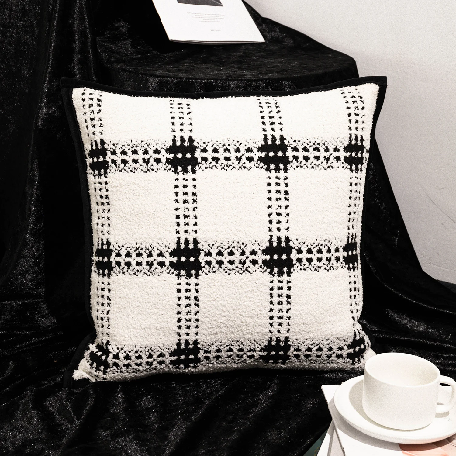 Black Bold-Grid polyester cotton pillow cover
