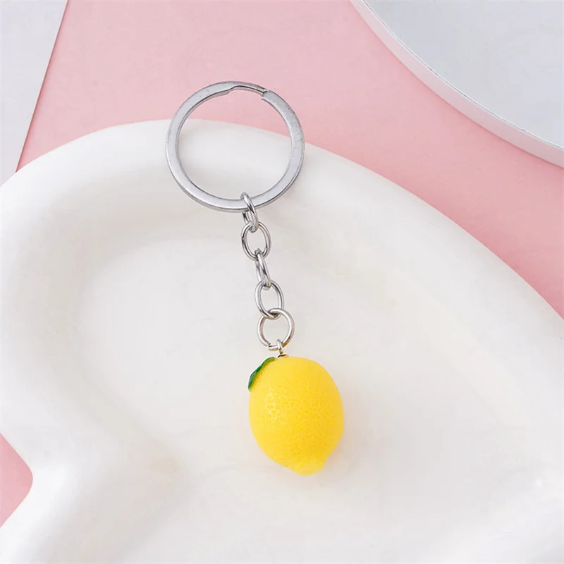 Portachiavi Frutta In Pelle - 2 Pezzi Limone E Fragola, 7x5.5 Cm, Custodia Protettiva Chiavi, Regalo Carino