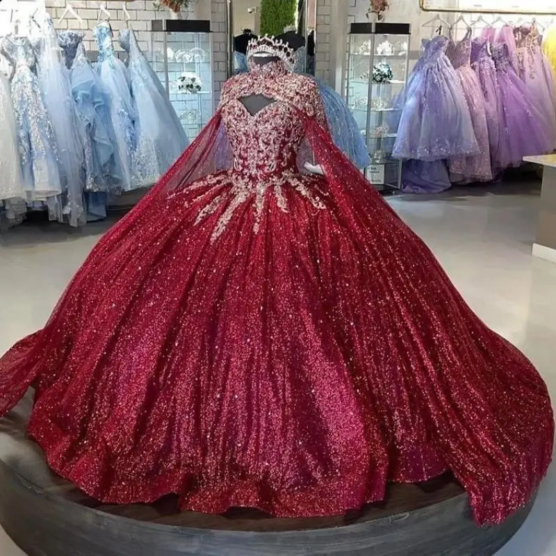 

Burgundy Shiny Quinceanera Dress 2023 With Cape Ball Gown Lace Appliques Mexican Sweet 16 Vestidos