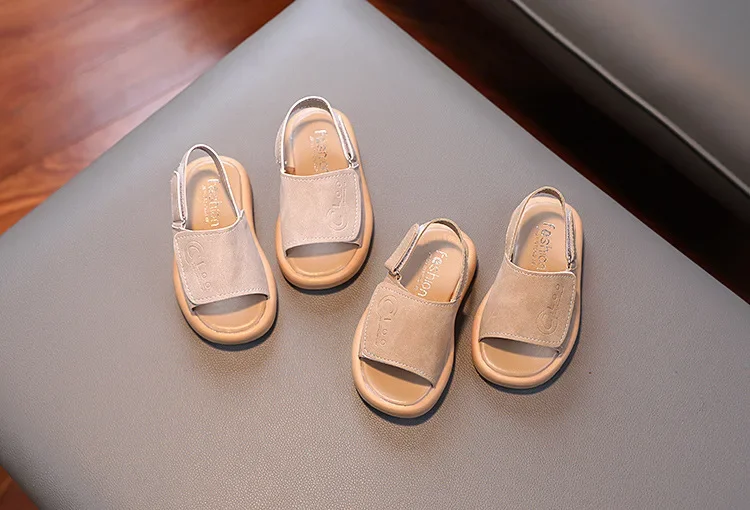 Sandalen für Jungen, modische Sommerschuhe, 1–3–6 Jahre, Mädchen, offene Zehen, matte Pu-Leder-Schuhe, Sandalen, Kinder-Hausschuhe – Detail 2