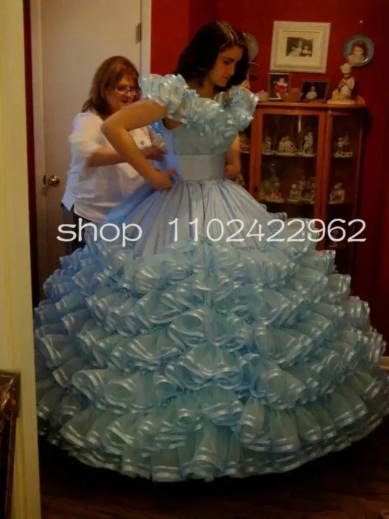 

Платье принцессы с оборками и многоярусной юбкой в викторианском стиле