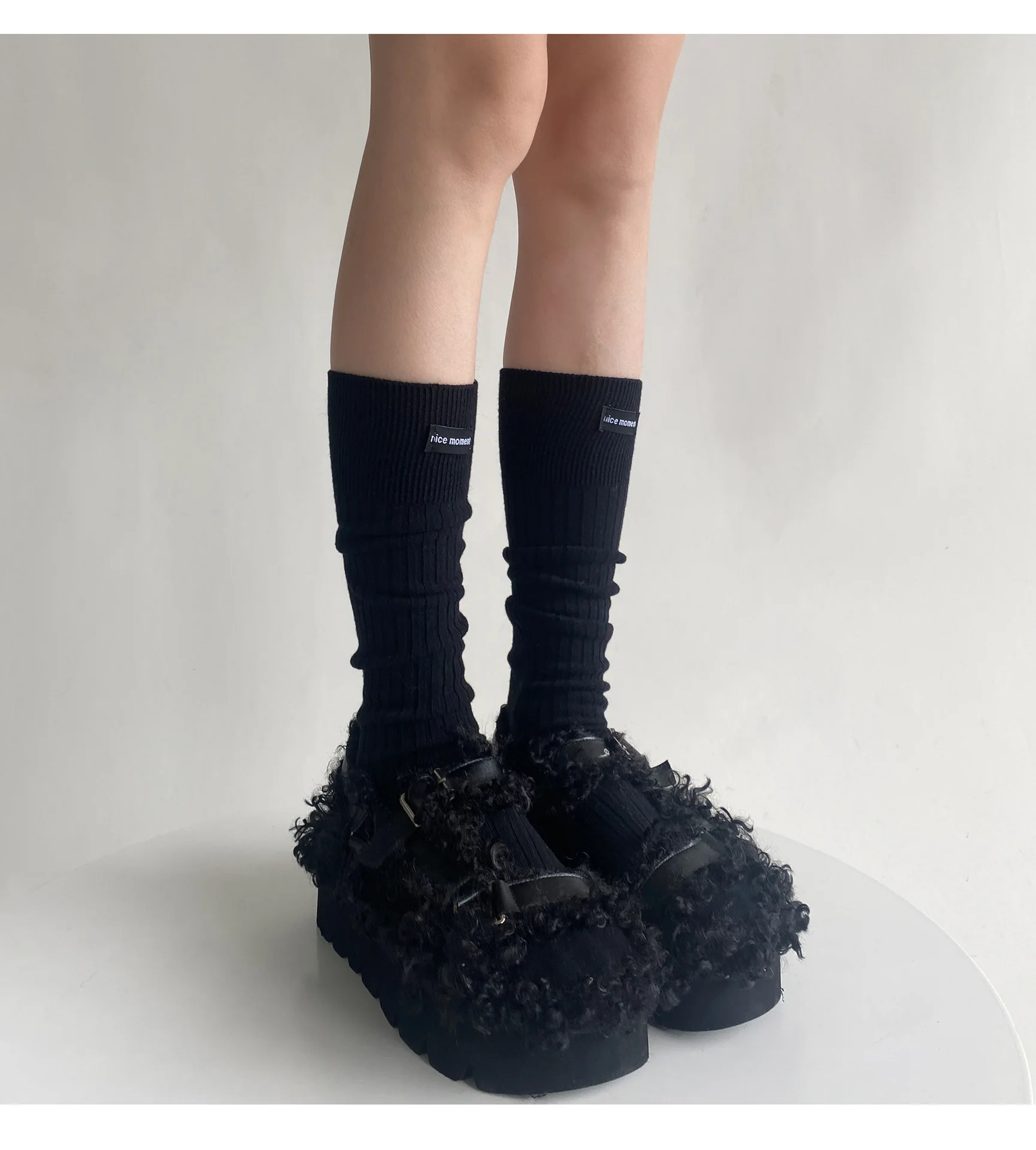 Herbst Winter Mode für Frau schwarz Etikett Englisch Buchstaben gestreifte Kalbs ocken Baumwolle High Tube weichen einfarbigen Maillard-Stil – Detail 18