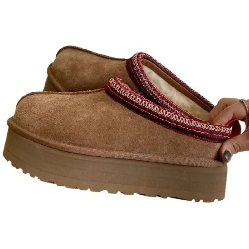 

HCHao Fashion Winter Women Slippers Cow Suede Wool Fur Integrated Warm Retro Round Toe Thick Platform Winter Shoes For Ladies