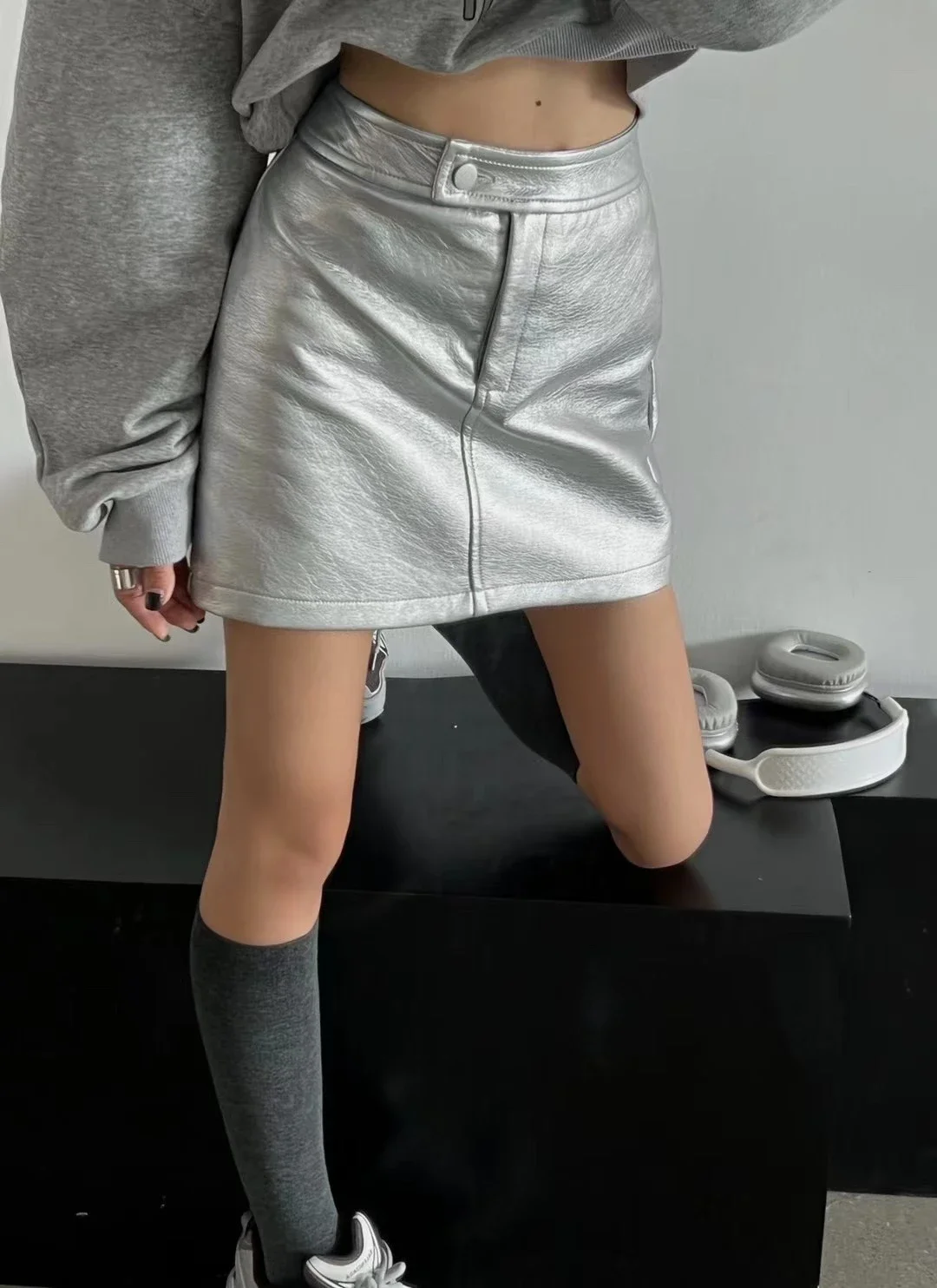 

132272 Fashion Classic Trendy Luxury Designer Cloth Women Autumn Spring Embroidery Logo High Waist PU Skirt C5