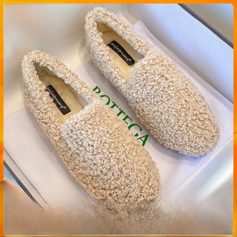 thumbnail image 1 of Zapatos esponjosos pequeños 35 ropa exterior para mujer 2024 nueva lana de cordero mocasines con forro polar de fondo suave zapatos acolchados de algodón con fondo grueso..., 1 of 5