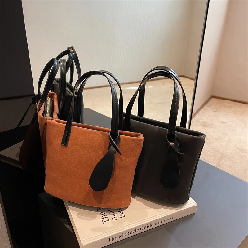 Classic Handbag With Luxury Design New Women's Shoulder Bag For Autumn/winter 2022 Small Tote Bag Casual Street Style Small Bag