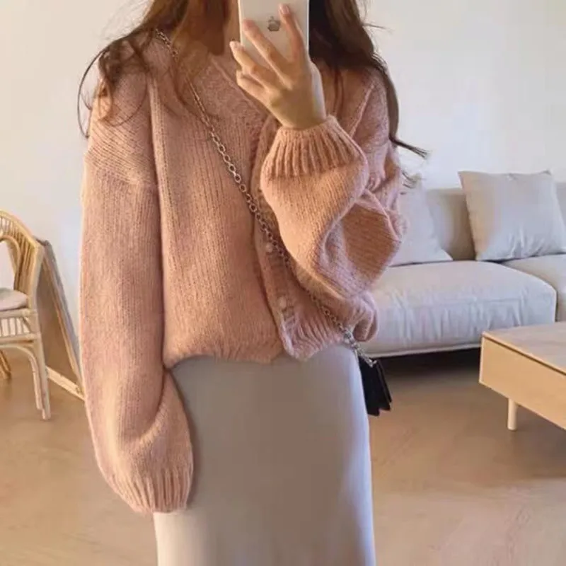 Autumn and Winter New V-neck Cardigan Women's Long-sleeved Sweater Fashionable and Elegant Single-breasted Knitwear Jacket