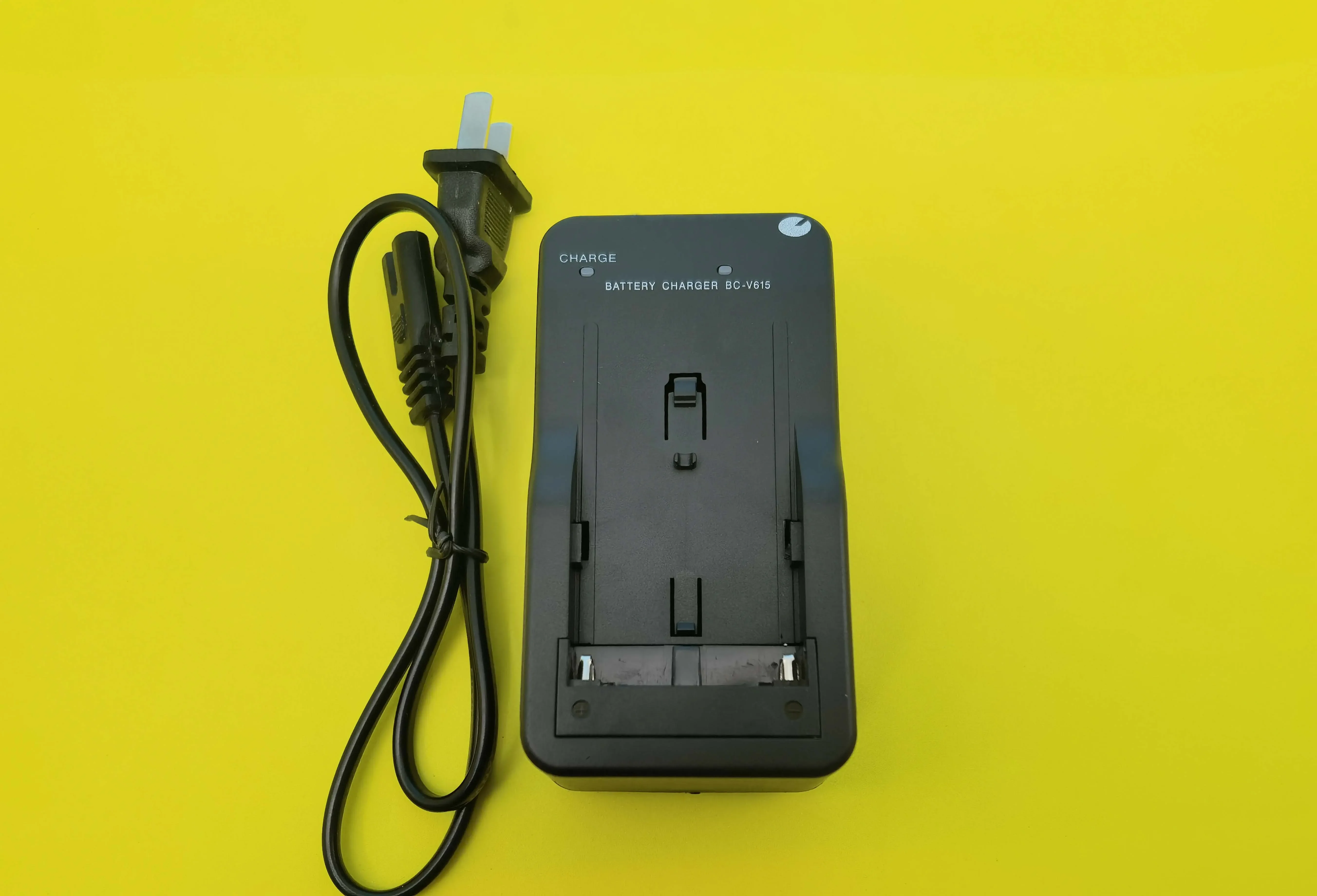 `V615 for Sony NP-F770 F730 F750 F570F550 F970F960 Battery Charger BC-V615