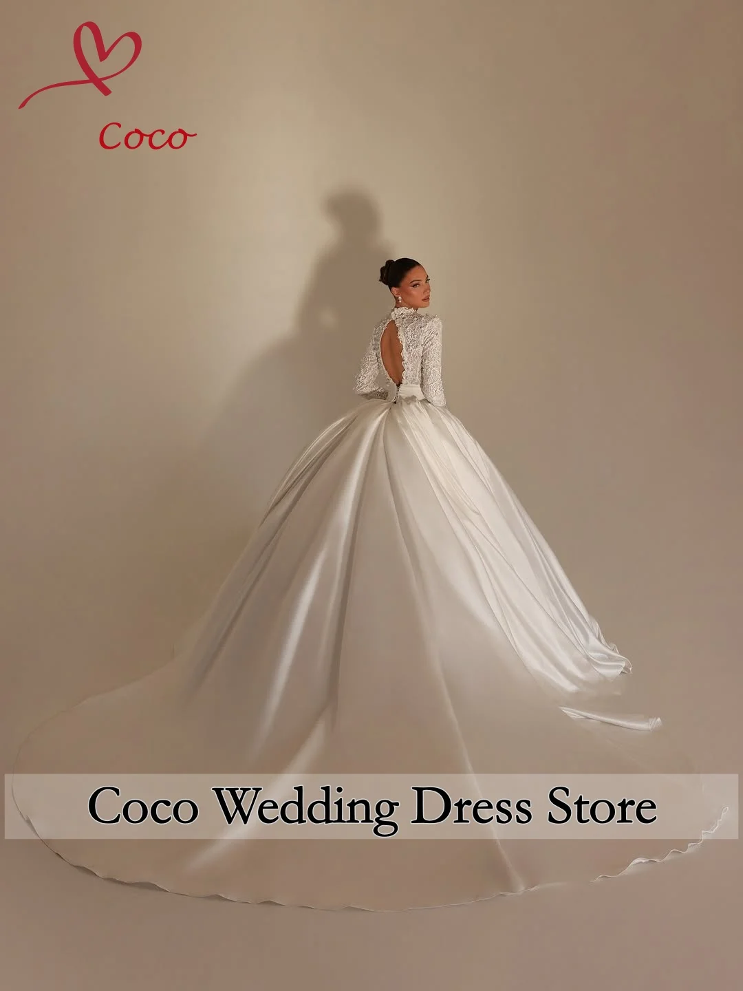 Abito da Sposa di Lusso Personalizzato Stile Ball Gown con Collo Alto e Maniche Lunghe, Vestito da Sposa con Pizzo, Perle e Perline, Vestidos De Noiva - immagine 2