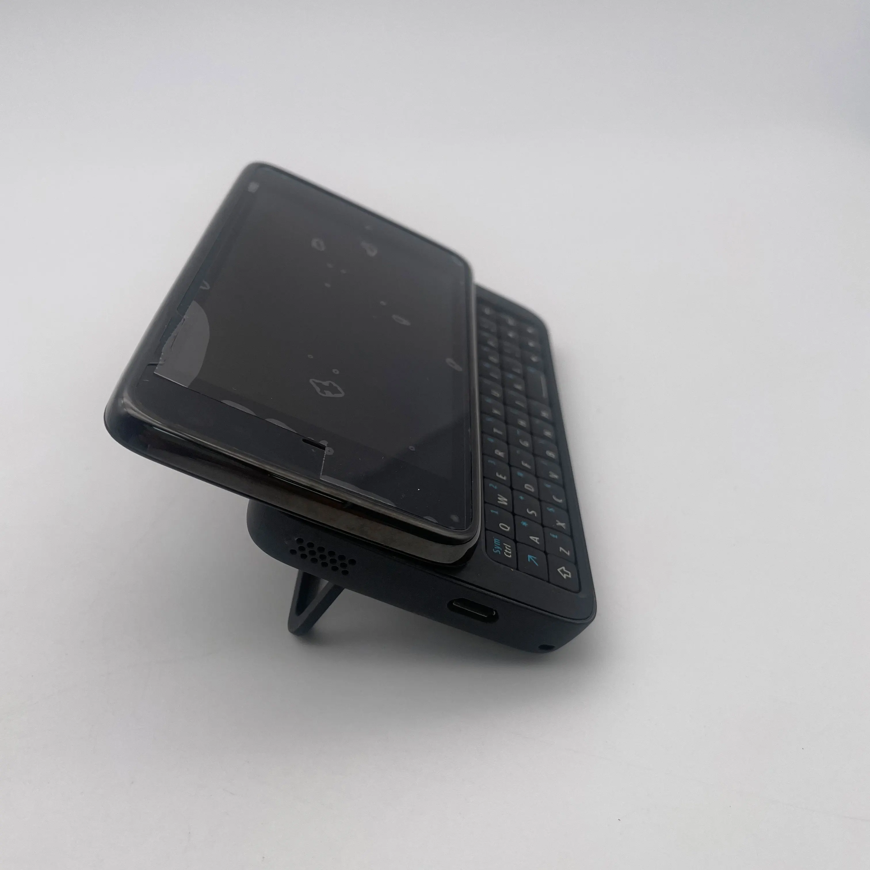 Original Refurbished N900 3G Single Sim Unlocked GSM 900/1800 Mobile Phone Russian Keyboard Made in Finland