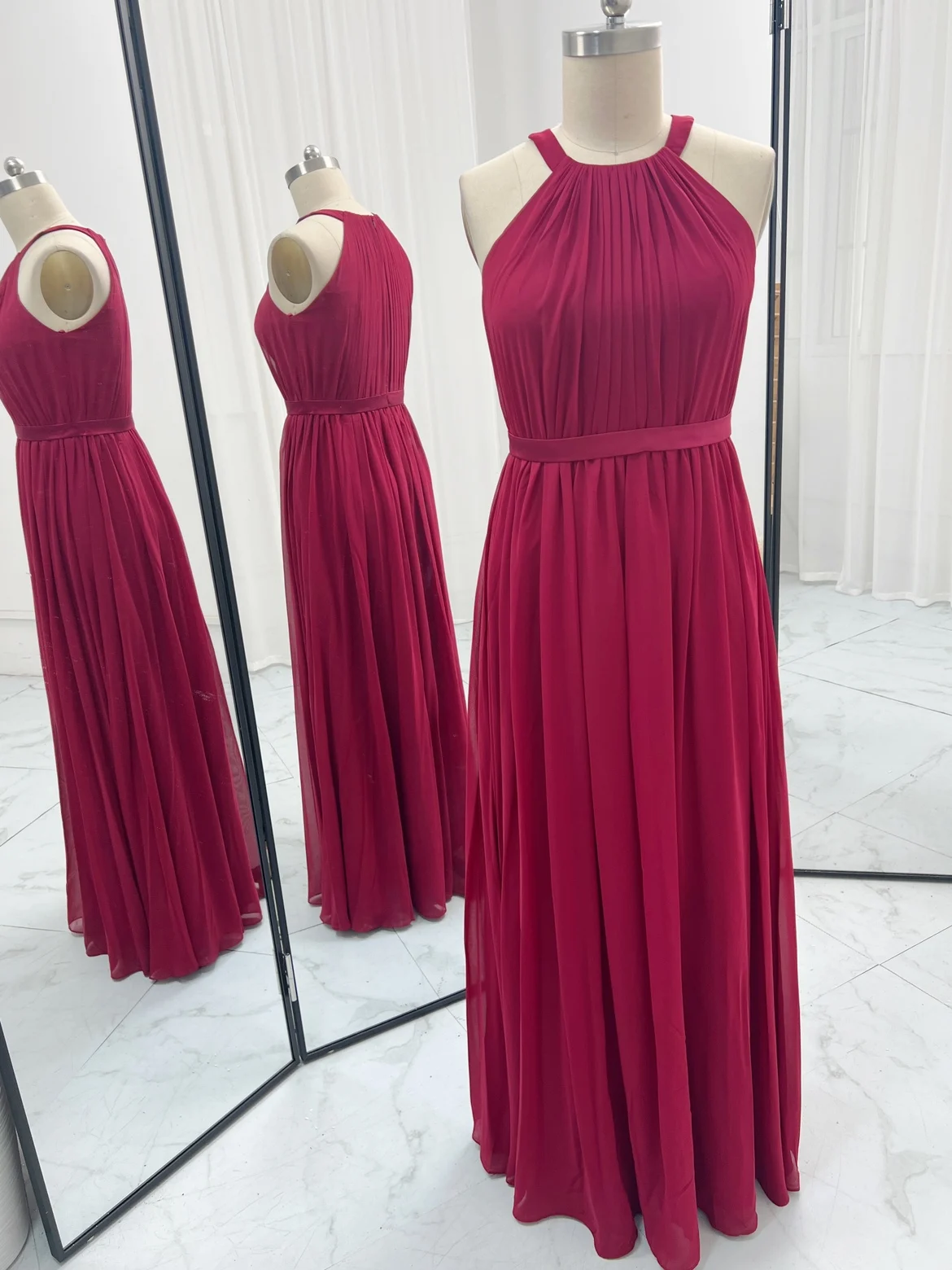 

CloverBridal Worthy Pleated Chiffon Long Burgundy Wedding Guest Dresses For Women A-line Halter High Quality Bridemaid Gown